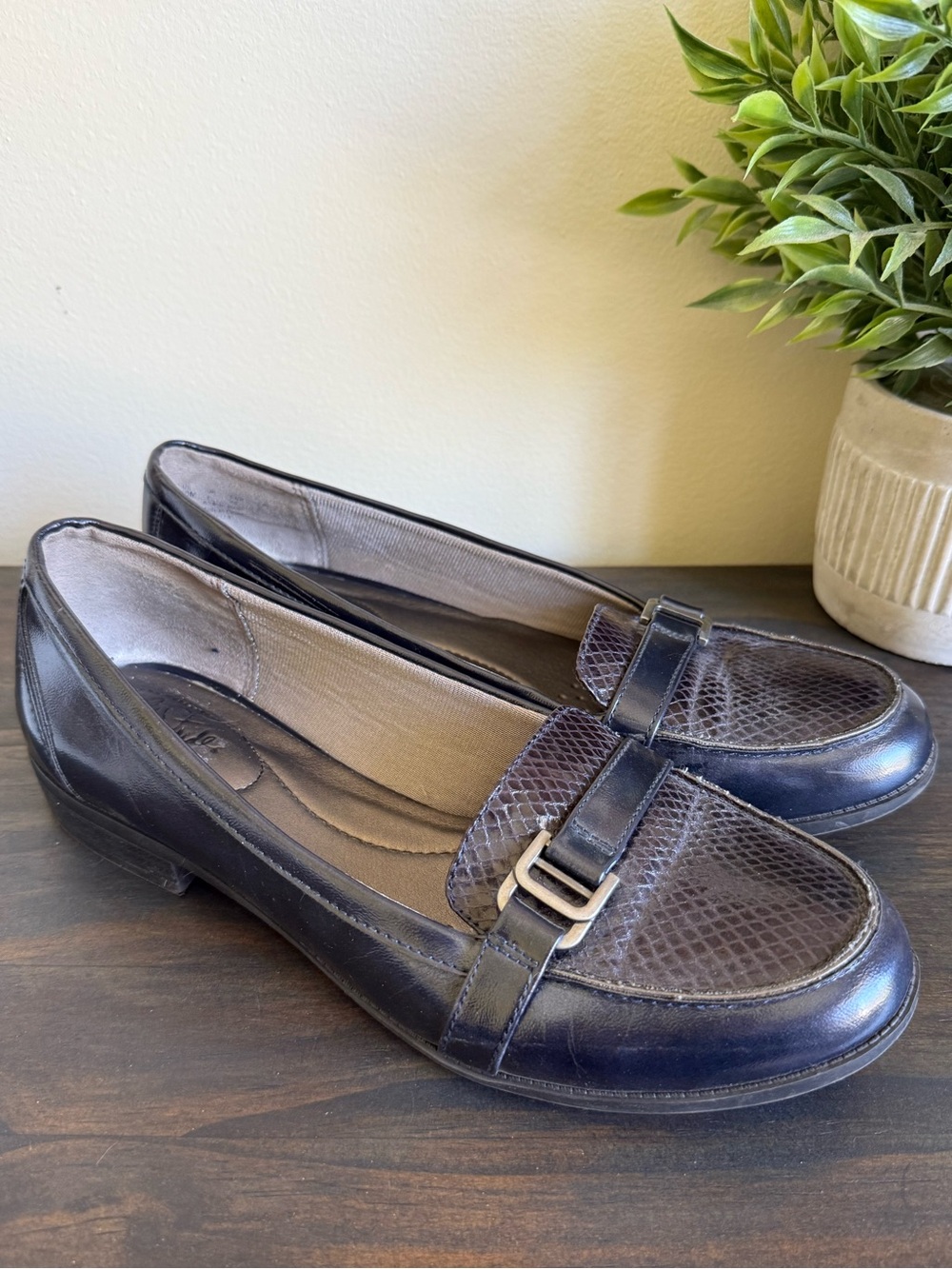 Life Stride Soft System Leather Loafers